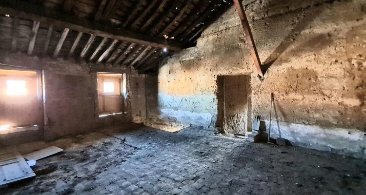 Vente Maison 130 m² à Villeneuve 96 000 € - Villeneuve (01480) - 4