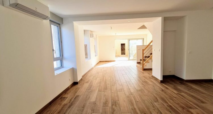 Vente Maison 140 m² à Villeneuve 274 000 € - Villeneuve (01480     )
