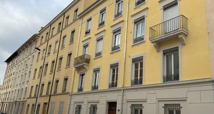 Vente T2 56 m² à Lyon-7eme-Arrondissement 250 000 € - Lyon-7eme-Arrondissement (69007)