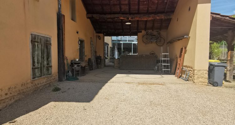 Vente Maison 288 m² à Genay 788 000 € - Genay (69730) - 3