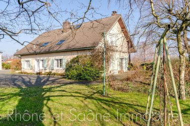 Vente Maison 290 m² à Saint-Didier-de-Formans 450 000 € - 1