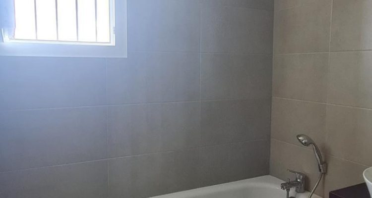 Lumineuse et agréable à vivre! - Toussieux (01600) - 14