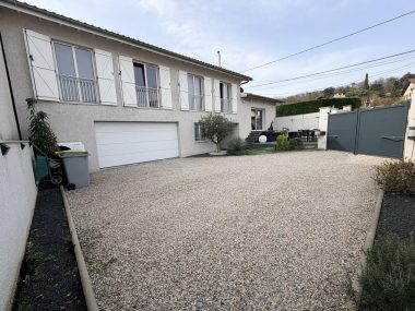 Spacieuse et lumineuse maison - 1