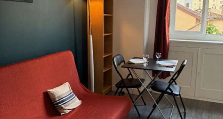 Location Studio 15 m² à Lyon-6eme-Arrondissement 720 € CC /mois - Lyon-6eme-Arrondissement (69006)