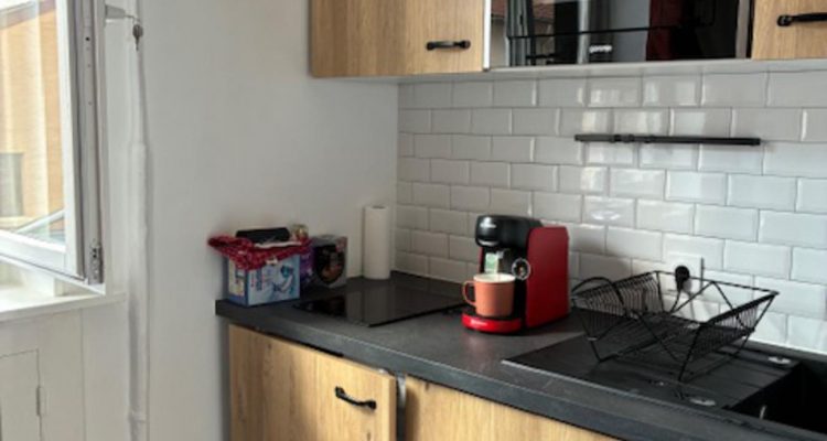 Location Studio 15 m² à Lyon-6eme-Arrondissement 720 € CC /mois - Lyon-6eme-Arrondissement (69006) - 1