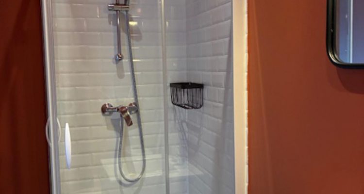 Location Studio 15 m² à Lyon-6eme-Arrondissement 720 € CC /mois - Lyon-6eme-Arrondissement (69006) - 2