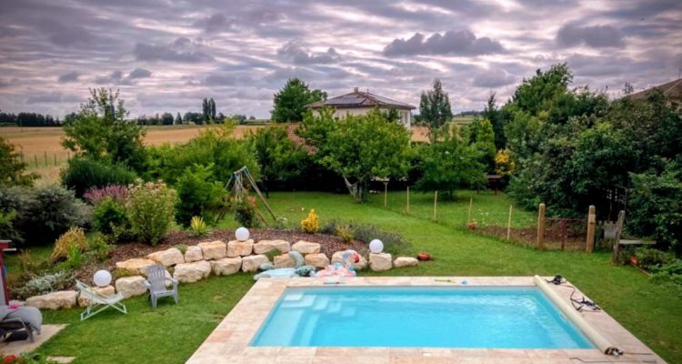 Charme, dépendances, nature, calme et volumes! - Fareins (01480) - 2