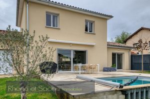 Maison avec piscine et jardin à Reyrieux