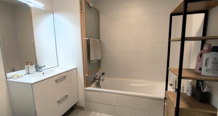 T3 récent, traversant, avec vue et garage inclus - Caluire-Et-Cuire (69300) - 12