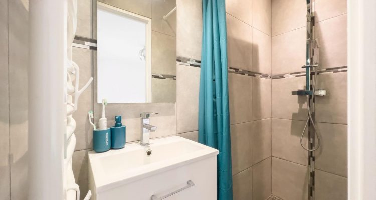 Maison contemporaine - Liergues (69400) - 25