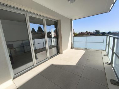 T3 récent, traversant, avec vue et garage inclus - 1