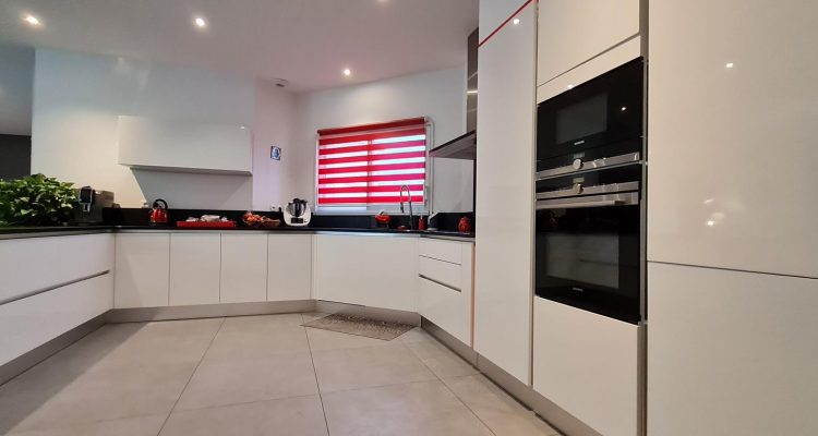 Maison contemporaine - Toussieux (01600) - 8