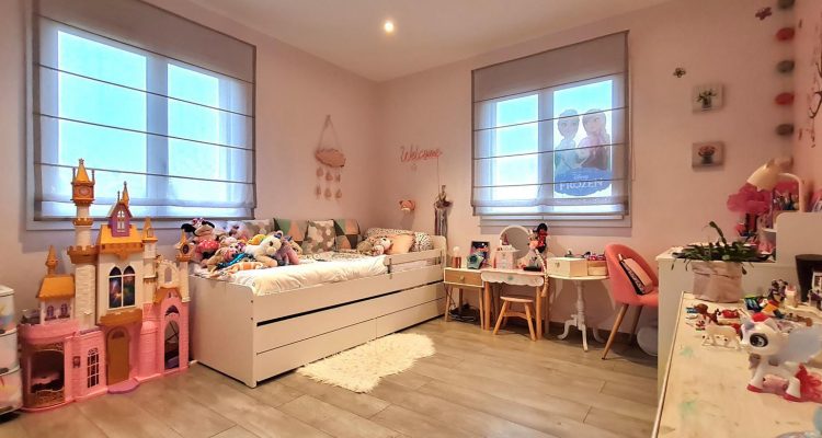 Maison contemporaine - Toussieux (01600) - 16